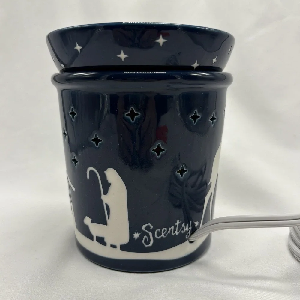 Scentsy Silent Night Holiday Collection FULL Size Wax Warmer Nativity Box